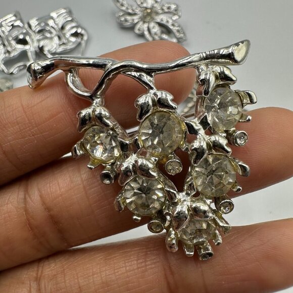 Vintage Brooch Lot Silver Tone Dragonfly Leaf Mask Bear Flower Cluster 6PC - Picture 8 of 15